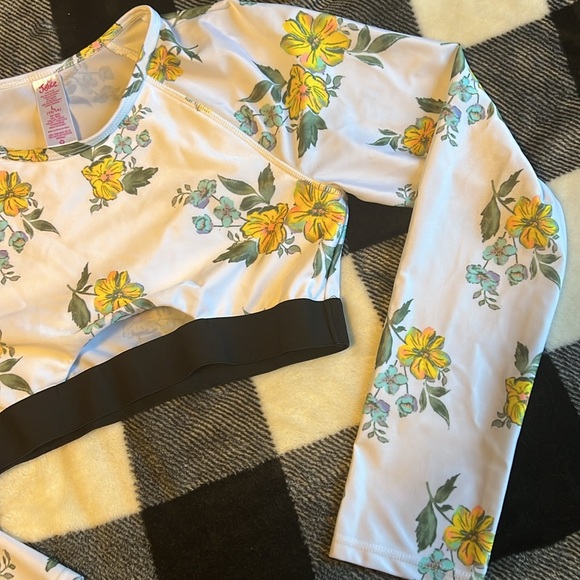 Justice Floral Cropped Rashguard with Cutout. Size L (12/14) - Picture 3 of 12
